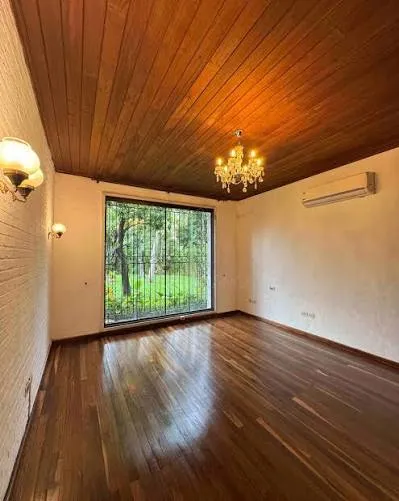 Casa amplia en alquiler, 4 dormitorios