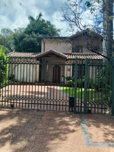 Vendo Residencia ubicada en el barrio MCAL. ESTIGARRIBIA